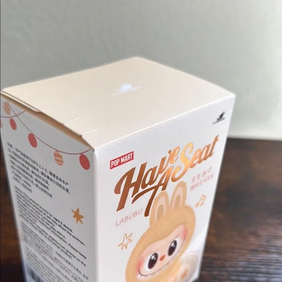 Labubu Have A Seat NIB - Picture 4 of 6